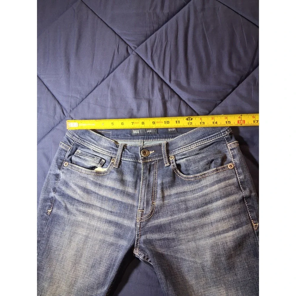 BKE Aiden Straight Leg Jeans Mens 31x32 Medium Wash Distressed Denim